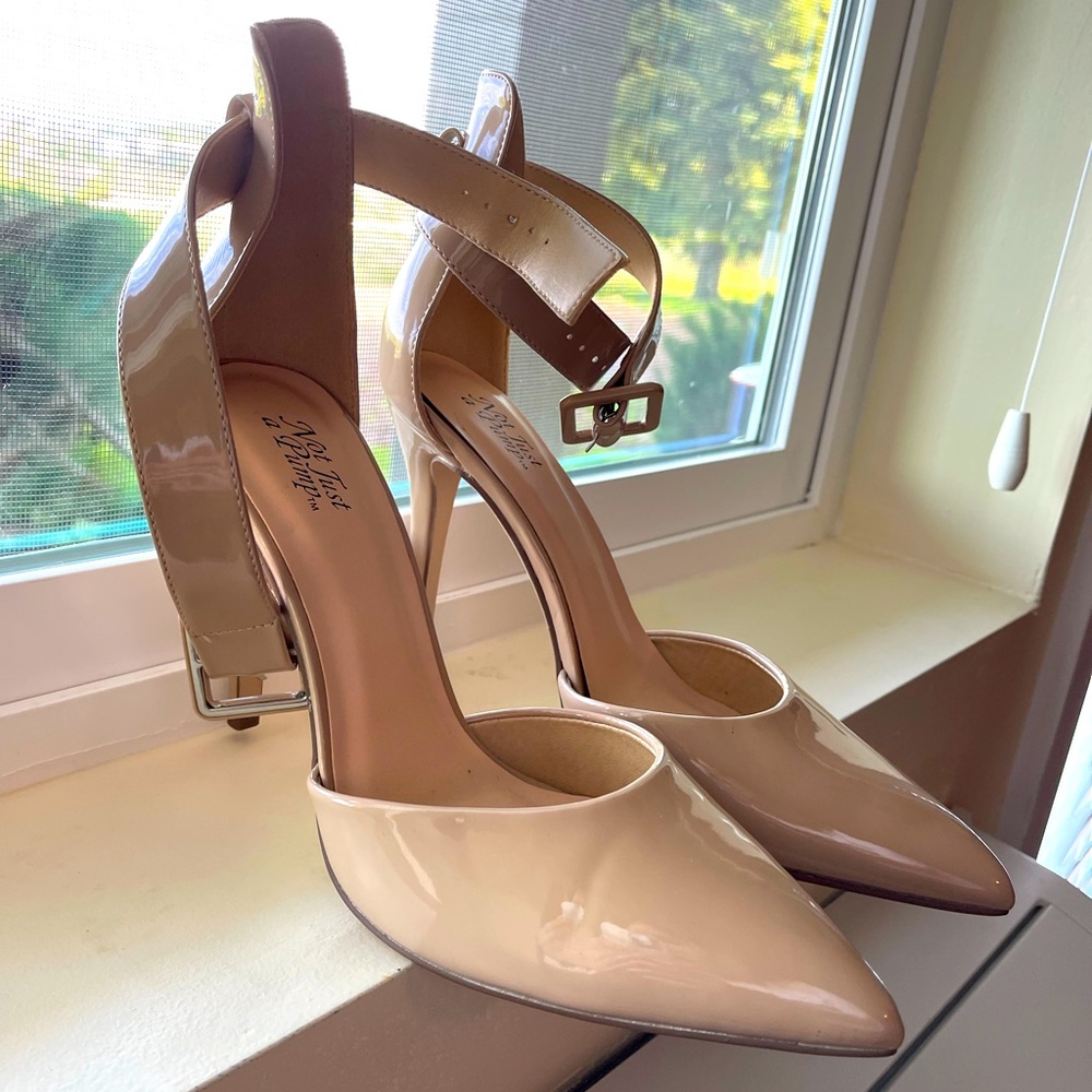 Brand new Not Just a Pump Heels